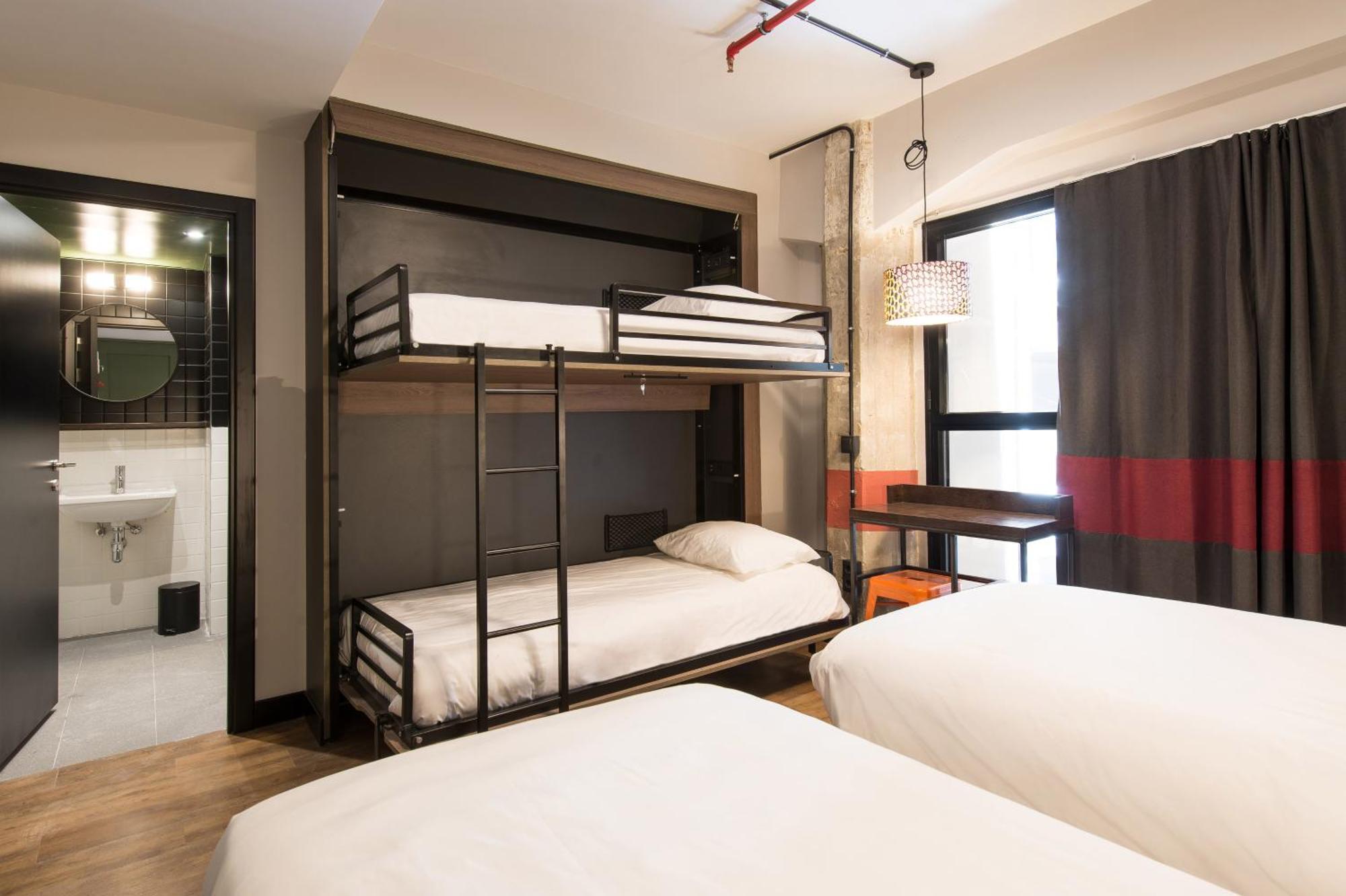 Generator Madrid Hostel Bilik gambar
