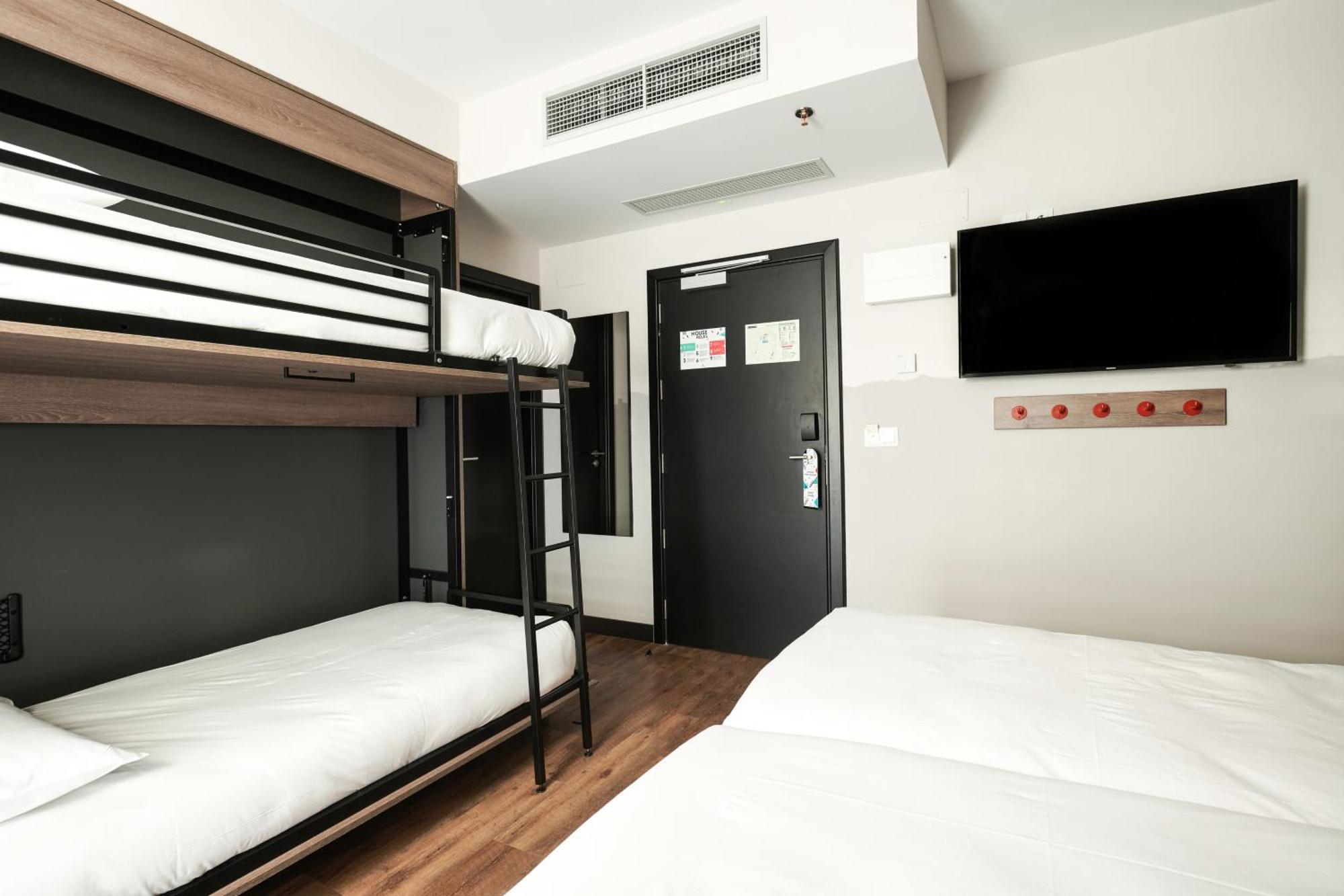 Generator Madrid Hostel Bilik gambar