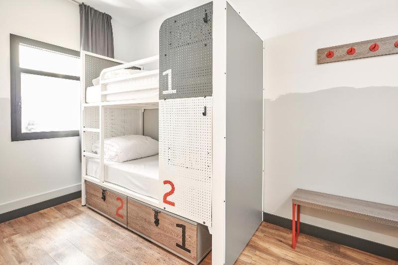 Generator Madrid Hostel Bilik gambar